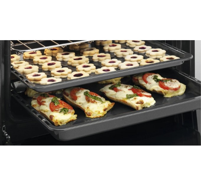 Плита Electrolux электрическая стеклокерамическая, 57л, 50x60см, дисплей, конвекция, противень для барбекю, белый