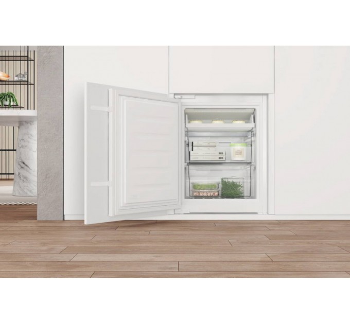 Холодильник Whirlpool вбудований з нижн. мороз., 193,5x54х54, холод.відд.-212л, мороз.відд.-68л, 2дв., А+, NF, інв., зона нульова, білий
