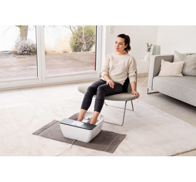 Масажна ванночка Beurer для ніг, від мережі, 3 насадки, підтрим. температури води, сенс. керув., біло-сірий