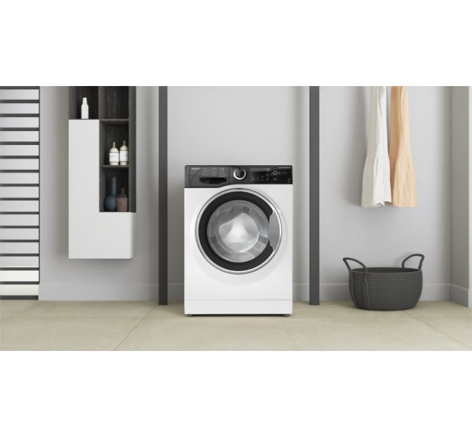 Пральна машина Whirlpool фронтальна, 6кг, 1200, A+++, 43см, дисплей, інвертор, люк чорний, білий
