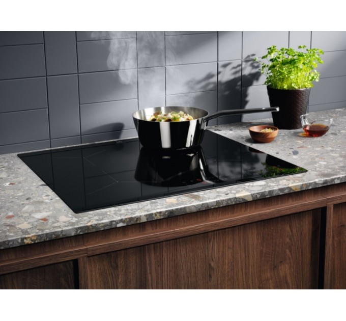 Варочная поверхность Electrolux индукционная, 60см, Hob2Hood, черный