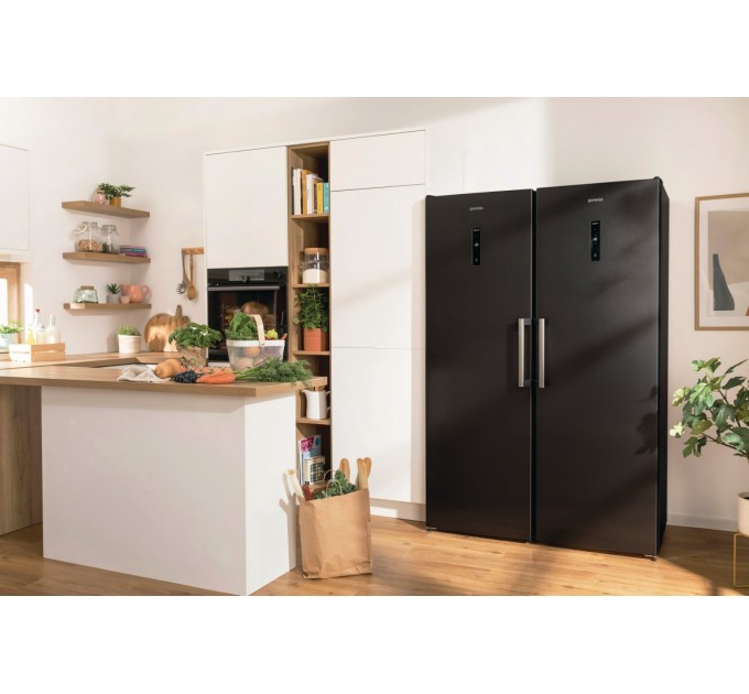 Холодильная камера Gorenje, 185x60х66, 398л, А++, дисплей, зона св-ти, черный