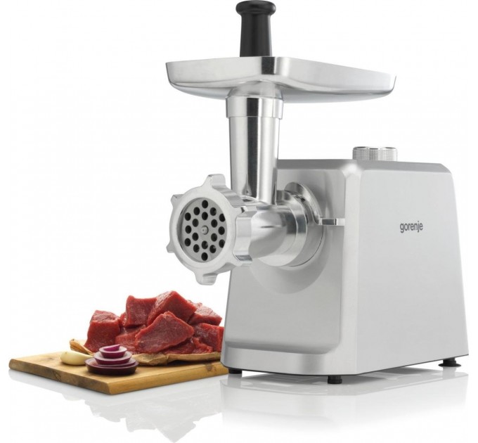 М'ясорубка Gorenje, 2500Вт, 2.4кг/хв, 3 решітки, насадка для ковбас, кеббе, томатів, 3 терки, пластик/метал, білий