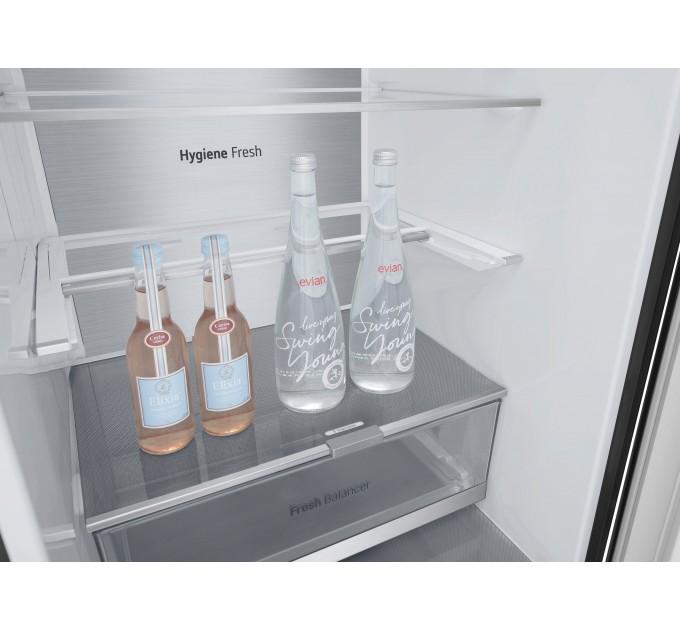 Холодильник LG с нижн. мороз., 203x60х68, холод.отд.-277л, мороз.отд.-110л, 2дв., E, NF, инв., диспл внешн., Fresh Сonverter, Metal Fresh, черный