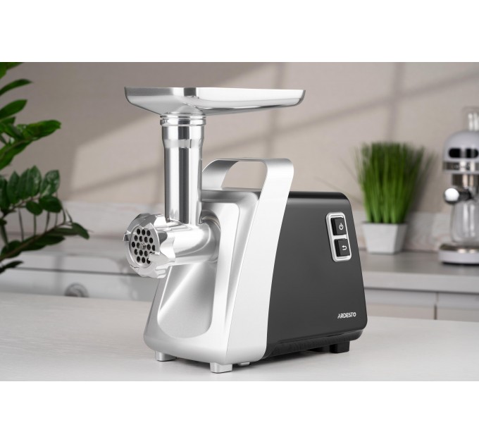 М'ясорубка ARDESTO, 2100Вт, 2кг/хв, 3 решітки, насадка для ковбас, кеббе, томатів, 3 терки, бургер-прес, пластик, чорно-срібний