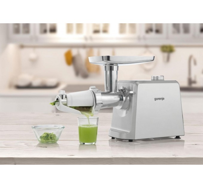 М'ясорубка Gorenje, 2500Вт, 2.4кг/хв, 3 решітки, насадка для ковбас, кеббе, томатів, 3 терки, пластик/метал, білий