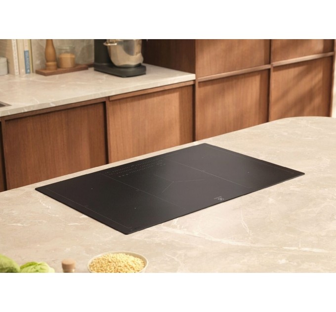 Варочная поверхность Electrolux индукционная, 80см, расширенная зона, датчик кипения, Hob2Hood, черный мат.