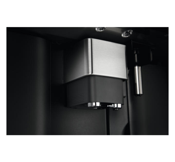 Кофемашина Electrolux встраиваемая, 2,5л, зерно+мол., автомат.капуч, дисплей, сенсорное управл., подсветка, черный