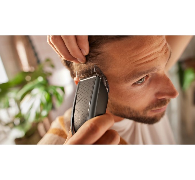 Машинка для стрижки Philips Series 7000, акум., роторный мотор, насадок-3, кейс,ножницы, расческа в компл., сталь, чорно-серый