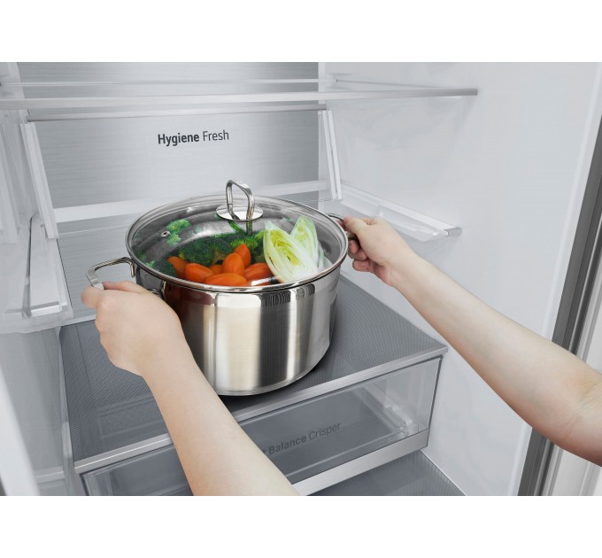 Холодильник LG с нижн. мороз., 203x60х68, холод.отд.-277л, мороз.отд.-110л, 2дв., E, NF, инв., диспл внешн., Fresh Сonverter, Metal Fresh, серебристый