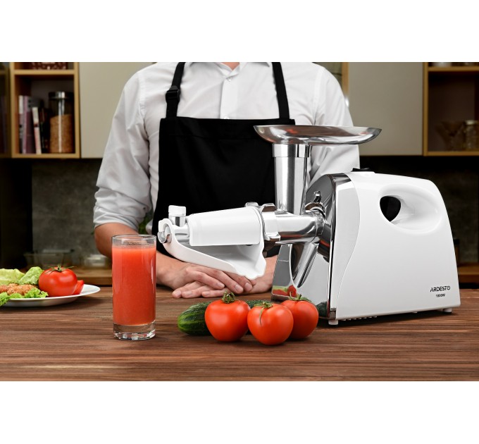 Мясорубка ARDESTO, 1800Вт, 2кг/мин, 3 решетки, насадка для колбас, кеббе, томатов, пластик, бело-серебристый
