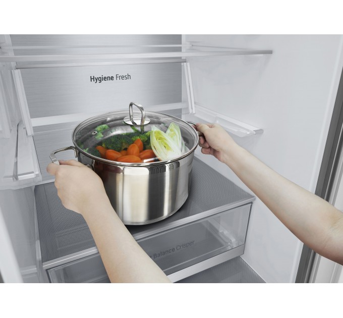 Холодильник LG с нижн. мороз., 186x60х68, холод.отд.-234л, мороз.отд.-110л, 2дв., E, NF, инв., диспл внешн., Fresh Сonverter, Metal Fresh, серебристый