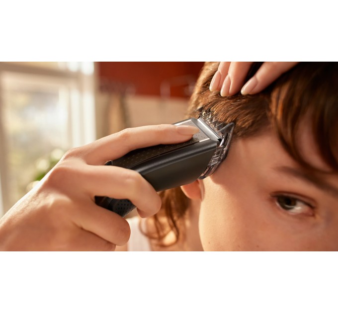 Машинка для стрижки Philips Series 7000, акум., роторный мотор, насадок-3, кейс,ножницы, расческа в компл., сталь, чорно-серый