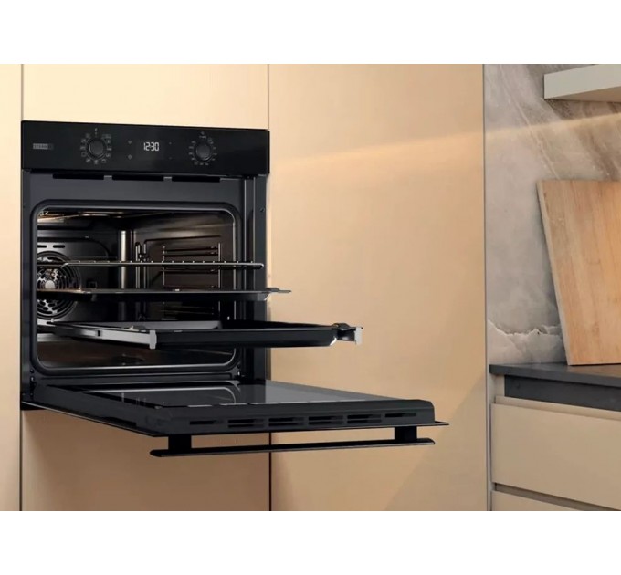 Духовой шкаф Whirlpool электрический, 71л, A+, дисплей, конвекция, телескопические направляющие, пар, черный