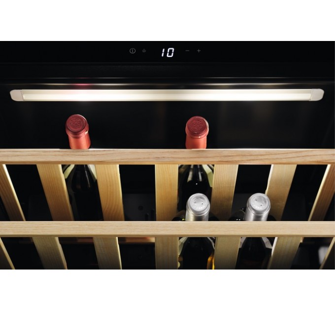 Холодильник Electrolux встраиваемый для вина, 45x60х56, полок - 2, зон - 1, бут-18, ST, черный мат.