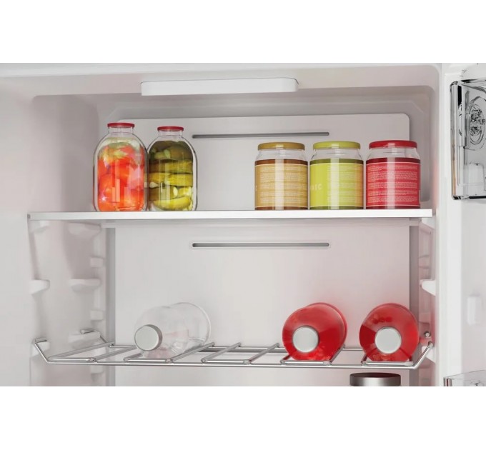 Холодильник Hotpoint встраиваемый с нижн. мороз., 193,5x54х54, холод.отд.-212л, мороз.отд.-68л, 2дв., А+, NF, инв., зона нулевая, белый