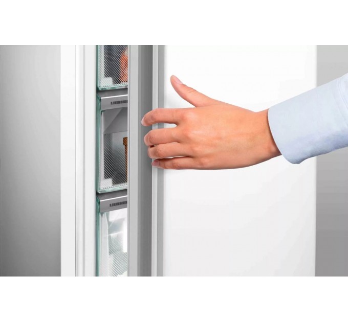 Холодильник Liebherr с нижн. мороз., 201.5x59.7х67.5, холод.отд.-266л, мороз.отд.-94л, 2дв., А++, NF, диспл внутр., белый