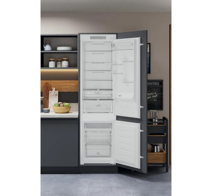 Холодильник Hotpoint встраиваемый с нижн. мороз., 193,5x54х54, холод.отд.-212л, мороз.отд.-68л, 2дв., А+, NF, инв., зона нулевая, белый