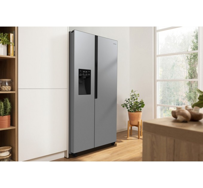 Холодильник SBS Gorenje, 179х70х92см, 2 дв., 376(190)л, А++, NF+, Инв. , Зона св-ти, диспенсер, генератор льда, Внешн.диспл, нерж
