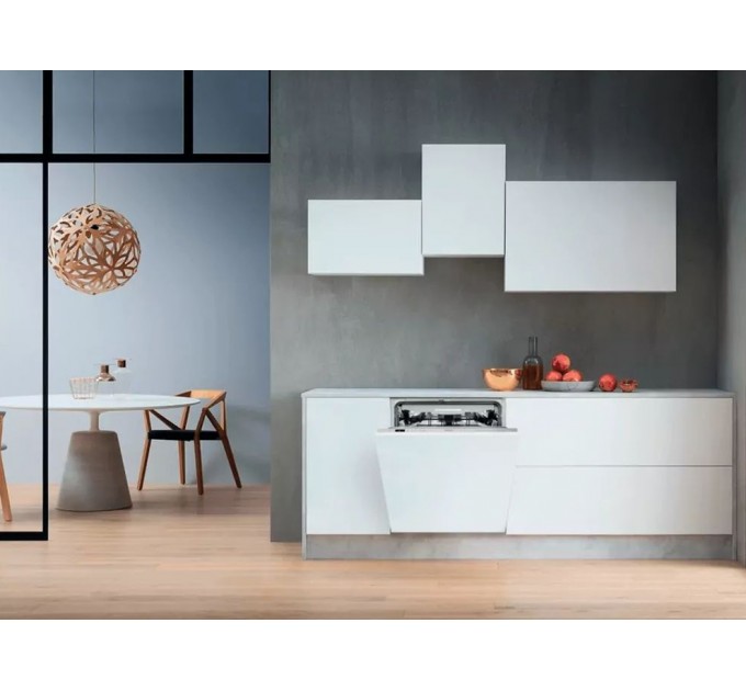 Посудомоечная машина Whirlpool встраиваемая, 14компл., A+++, 60см, дисплей, инвертор, 3я корзина, белый