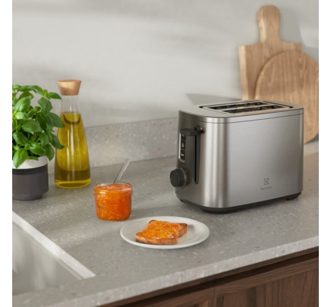 Тостер Electrolux 800Вт, дисплей, металл