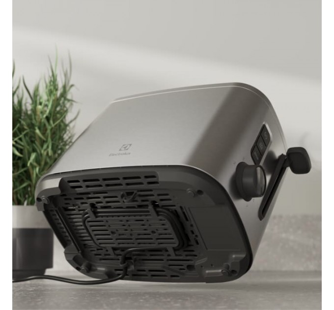 Тостер Electrolux 800Вт, дисплей, металл