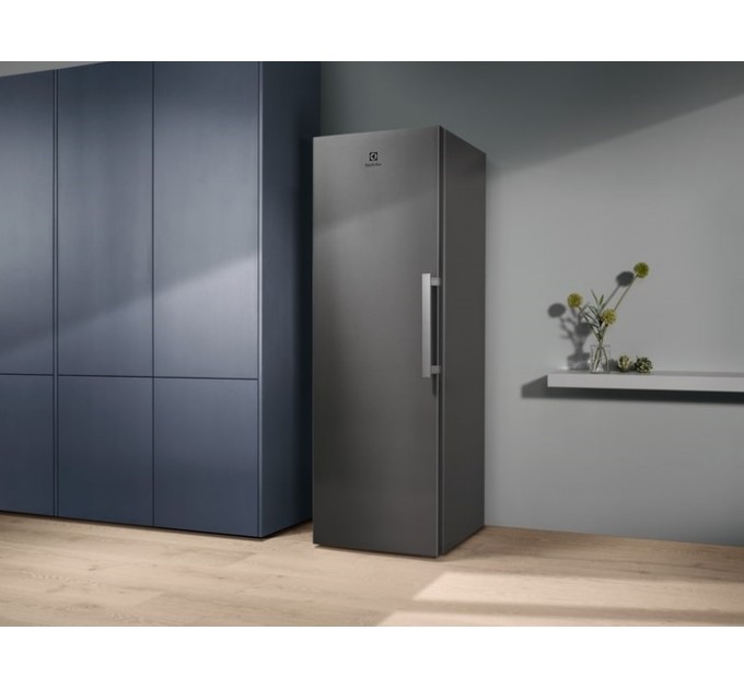 Морозильная камера Electrolux, 186x60х65, 280л, А++, NF, инв., дисплей, нерж