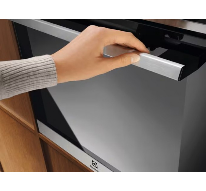 Духовой шкаф Electrolux электрический, 72л, A+, дисплей, конвекция, пиролиз, телескопические направляющие, черный