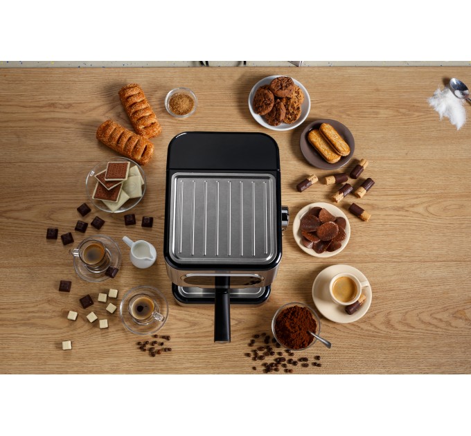 Кофеварка Gorenje рожковая 1.5л, молотый, ручной капучинатор, нерж