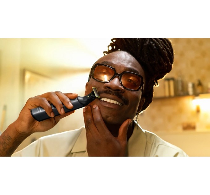 Бритва електр. Philips OneBlade Pro 360, Li-Ion, сух.+влажн., индикатор заряда, твердый чехол, сталь, черный