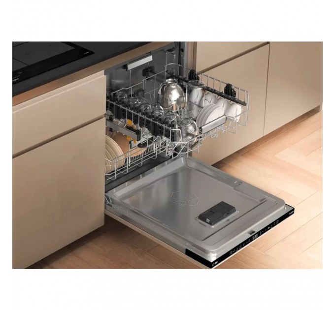 Посудомоечная машина Whirlpool встраиваемая, 15компл., A+++, 60см, дисплей, 3я корзина, белый