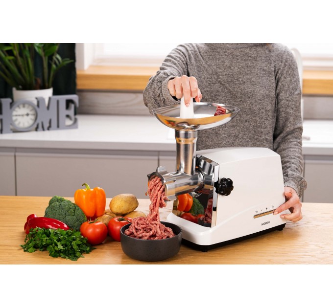 М'ясорубка ARDESTO, 1750Вт, 2кг/хв, 3 решітки, насадка для ковбас, кеббе, 4 терки, пластик, біло-сріблястий