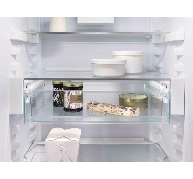 Холодильник Liebherr с нижн. мороз., 201.5x59.7х67.5, холод.отд.-266л, мороз.отд.-94л, 2дв., А+++, NF, диспл внутр., черный