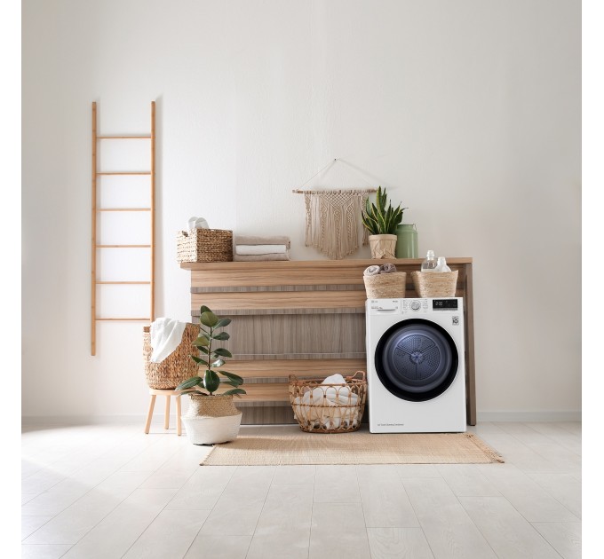 Сушильная машина LG тепловой насос, 9кг, A++, 69см, дисплей, автоочистка конденсатора, белый