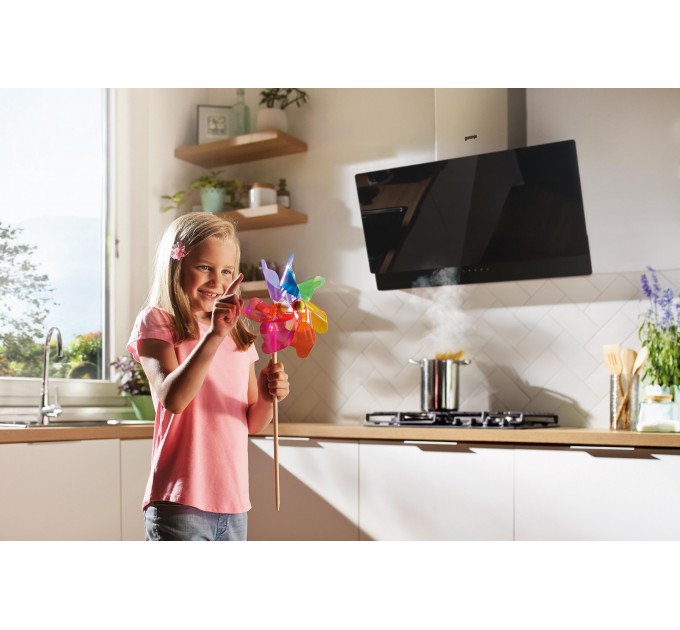 Вытяжка Gorenje наклонная, 90см, 608м.куб/ч, черный