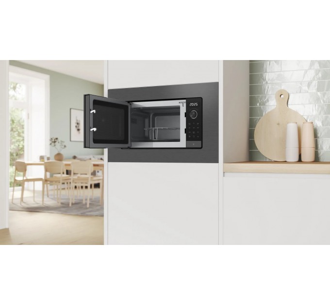 Мікрохвильова піч Bosch вбудована, 20л, електр. керув., 800Вт, дисплей, чорний-нержавійка