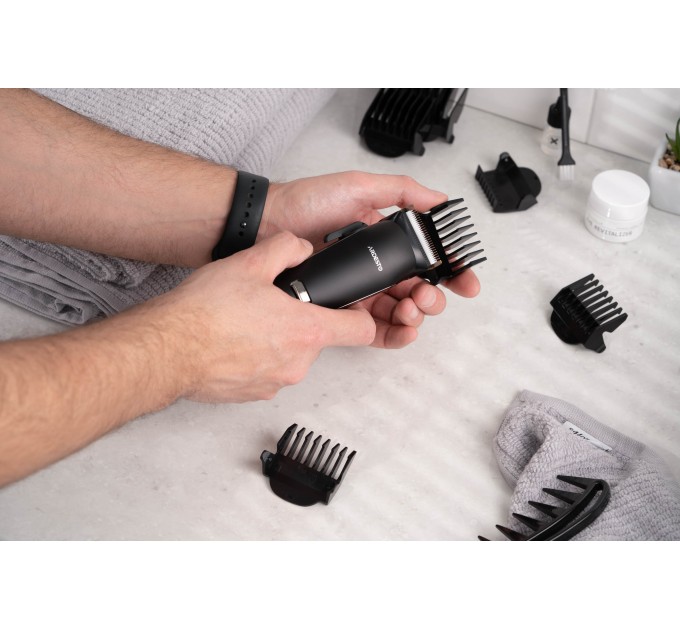 Машинка для стрижки ARDESTO HC-Y32-B, мережа+акум., насадок-6, сталь+кераміка, чорний
