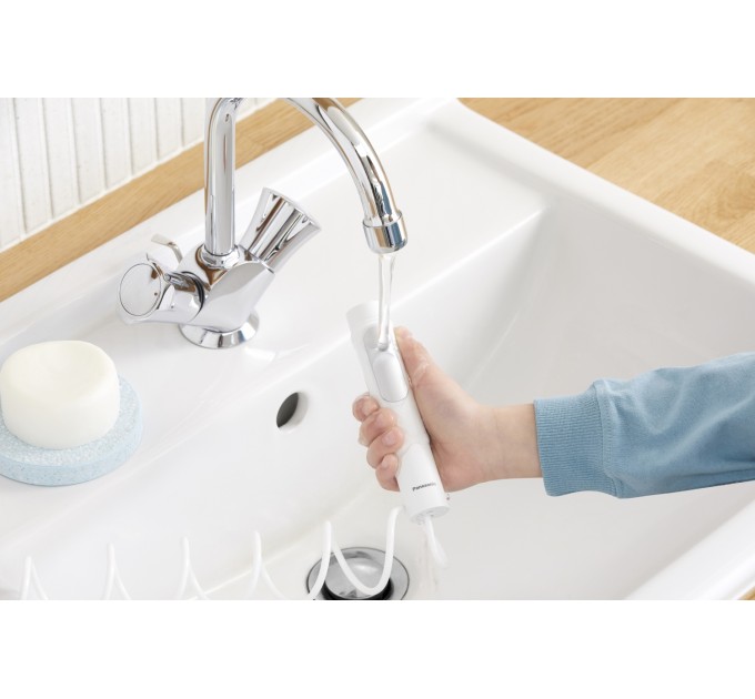 Ирригатор Panasonic стационарный, чаша 600 мл, от сети , 4 насадки, белый