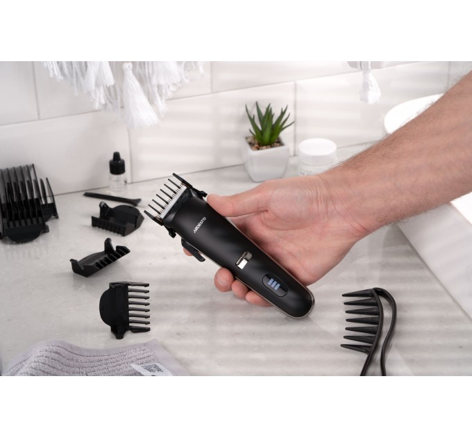 Машинка для стрижки ARDESTO HC-Y32-B, мережа+акум., насадок-6, сталь+кераміка, чорний