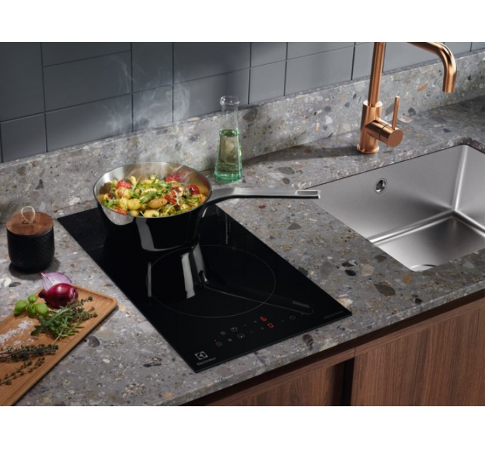 Варильна поверхня Electrolux індукційна, 30см, Доміно, чорний