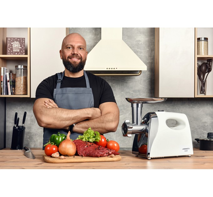 Мясорубка ARDESTO, 1800Вт, 2кг/мин, 3 решетки, насадка для колбас, кеббе, томатов, пластик, бело-серебристый
