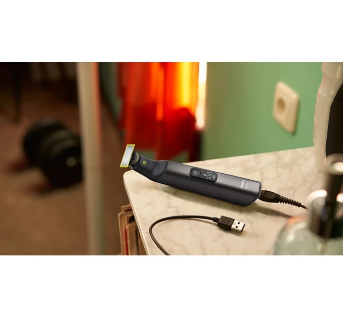 Бритва електр. Philips OneBlade Pro 360, Li-Ion, сух.+влажн., индикатор заряда, мягкий чехол, сталь, черный