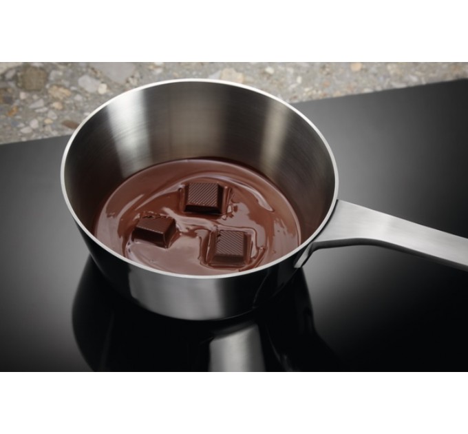 Варильна поверхня Electrolux індукційна, 30см, Доміно, чорний