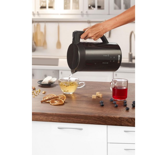 Электрочайник Gorenje 1.7л, двойные стенки, LED дисплей, Strix контроль, черный