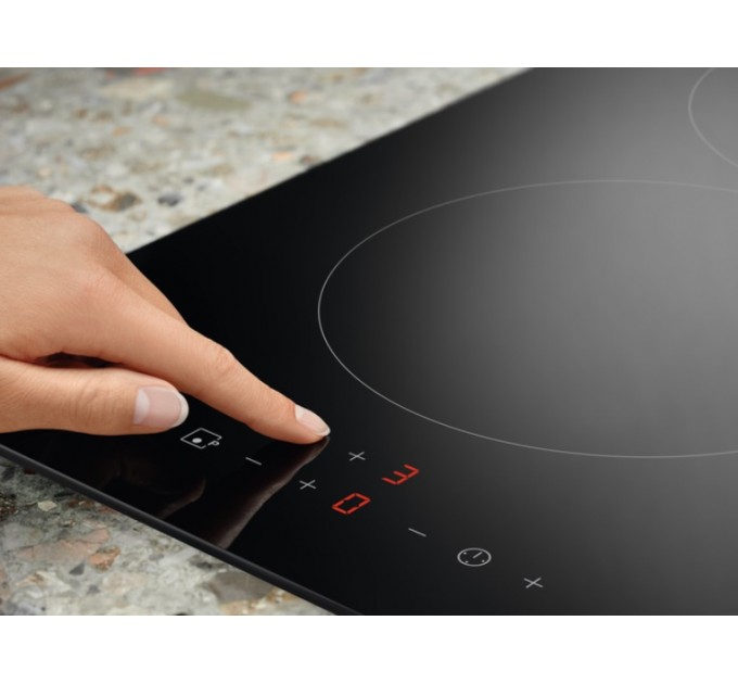 Варильна поверхня Electrolux індукційна, 30см, Доміно, чорний