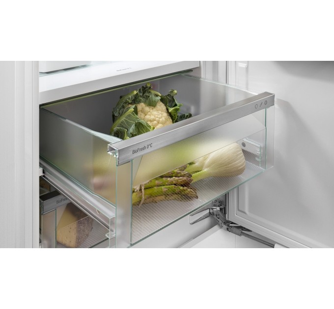 Холодильная камера Liebherr встраиваемая, 177x55.9х54.6, 291л, 1дв., D, ST, диспл внутр., BioFresh, белый