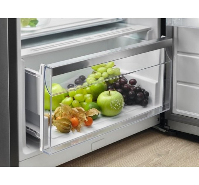 Холодильная камера Electrolux, 186x60х65, 358л, А++, ST, диспл внутр., зона св-ти, нерж