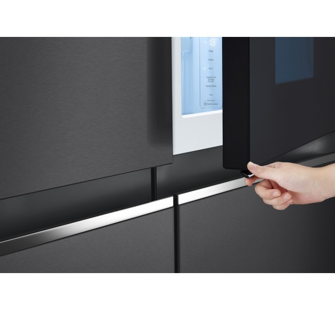 Холодильник LG SBS, 179x91х74, холод.отд.-416л, мороз.отд.-239л, 2дв., F, NF, инв., диспл внутр., зона св-ти, Door in door, черный мат.
