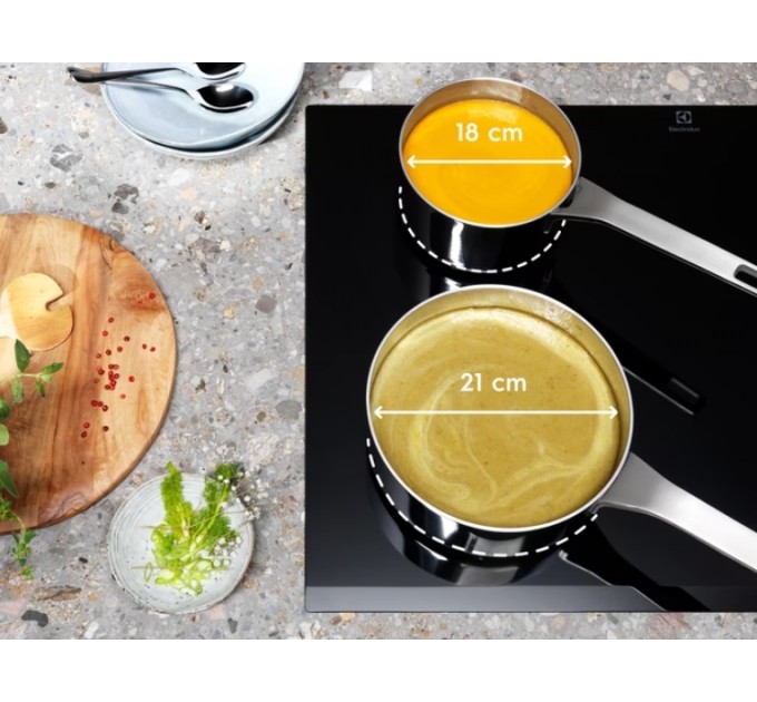 Варочная поверхность Electrolux индукционная, 71см, расширенная зона, Hob2Hood, черный