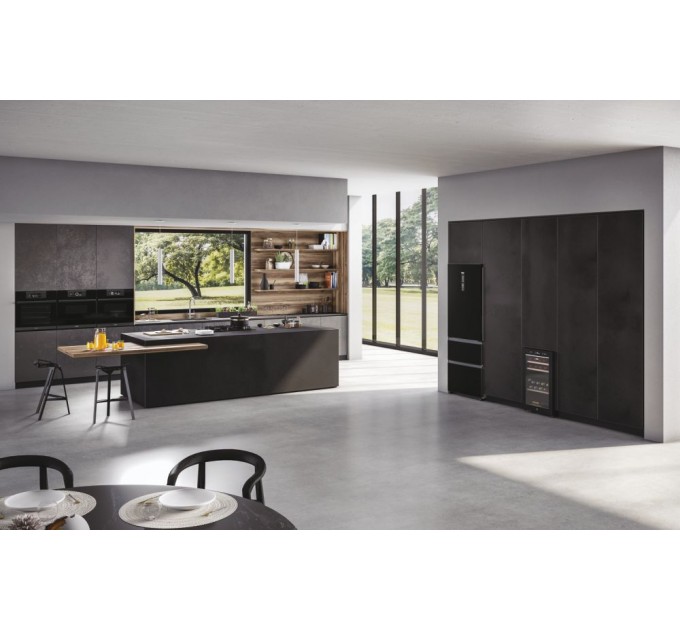 Холодильник Haier для вина, 82x49.7х58.5, холод.отд.-106л, зон - 2, бут-42, ST, дисплей, черный